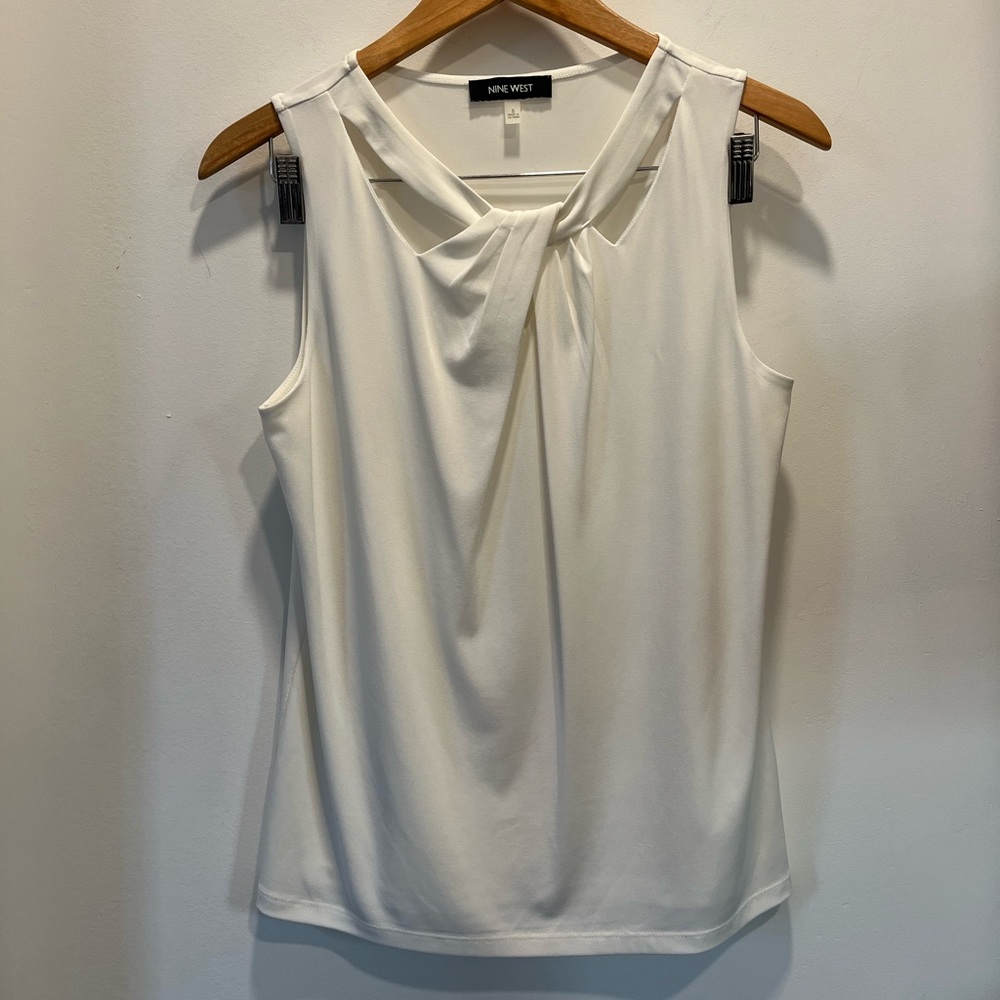 Nine West twist neckline sleeveless top